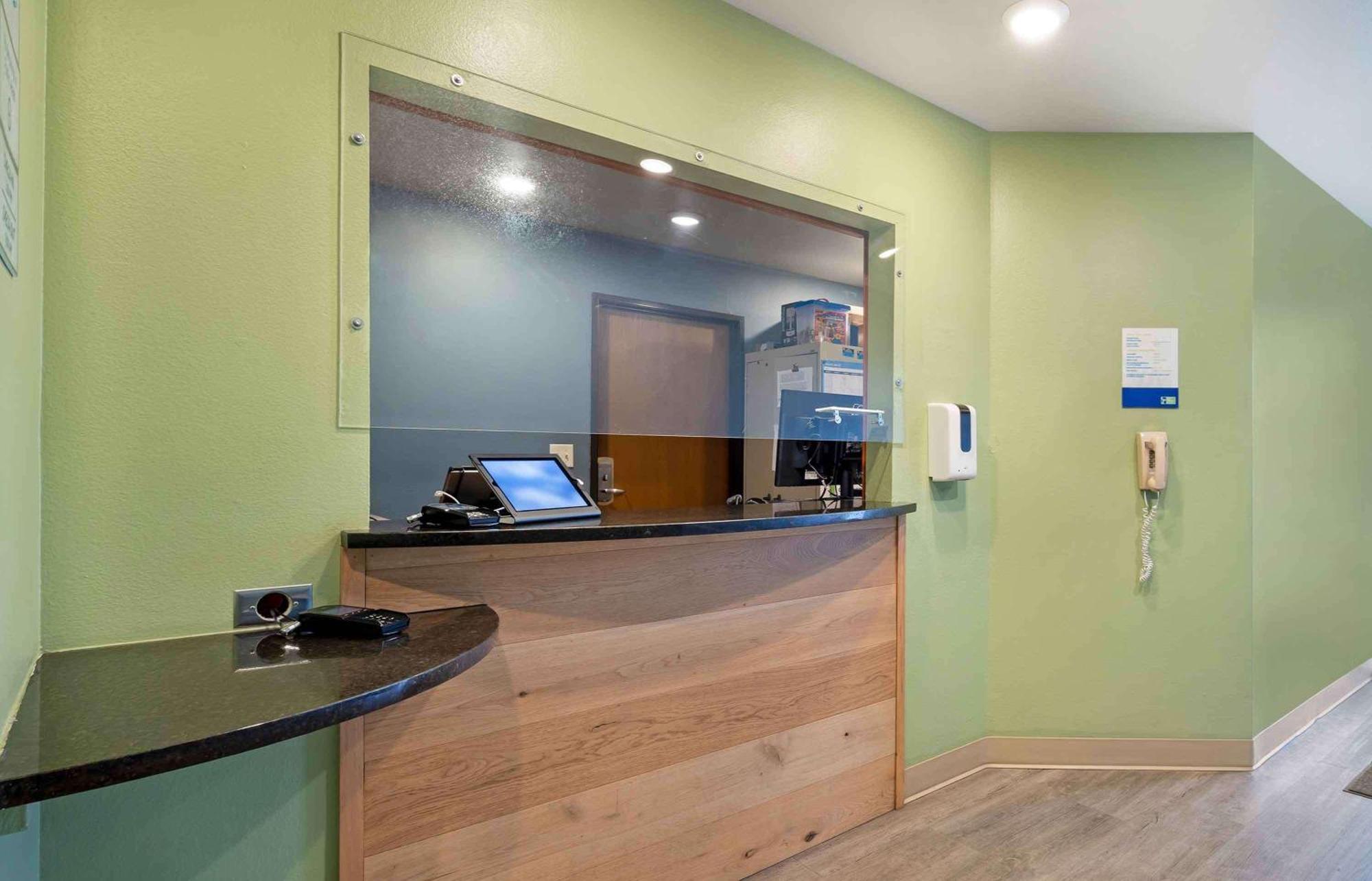 Extended Stay America Select Suites - Wichita - Airport 외부 사진