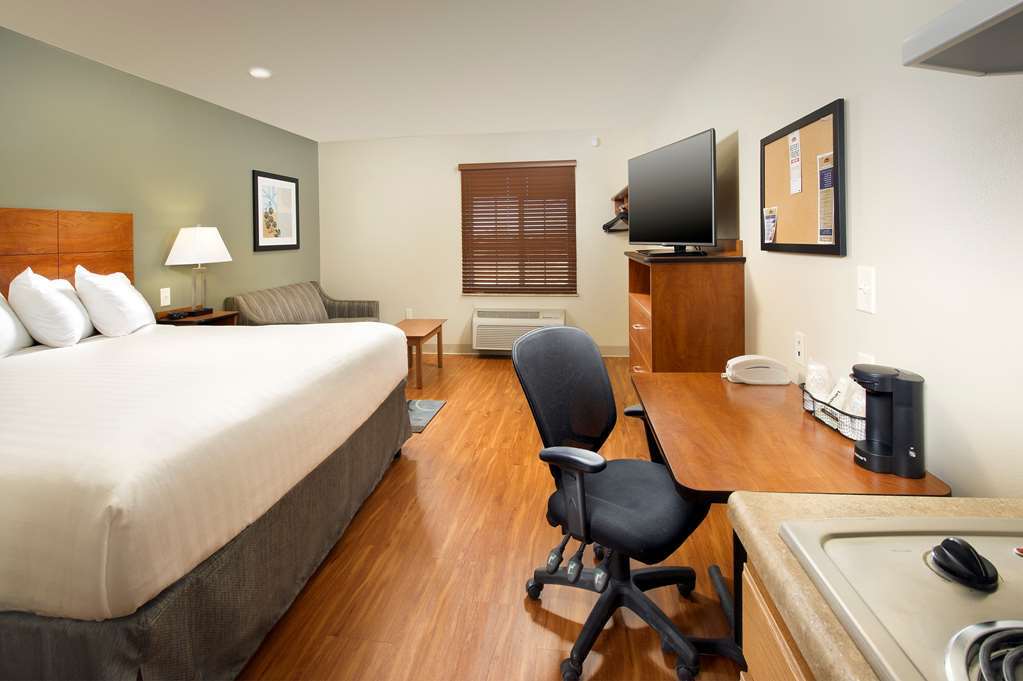 Extended Stay America Select Suites - Wichita - Airport 객실 사진