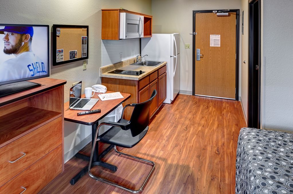 Extended Stay America Select Suites - Wichita - Airport 객실 사진