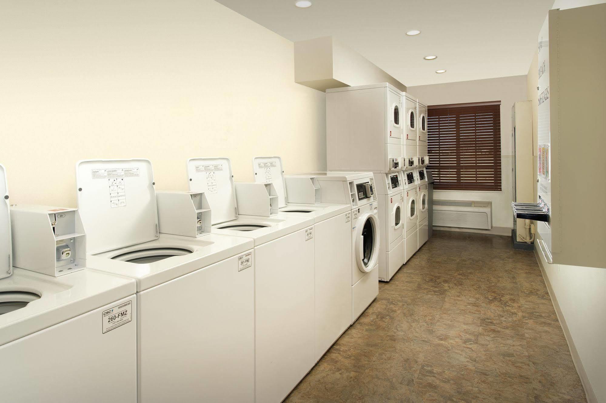 Extended Stay America Select Suites - Wichita - Airport 외부 사진